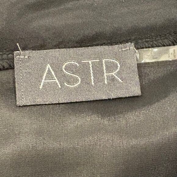 ASTR The Label Sequined Mini Skirt Size Large Black Party Sparkle Back Zip Lined - Picture 5 of 10